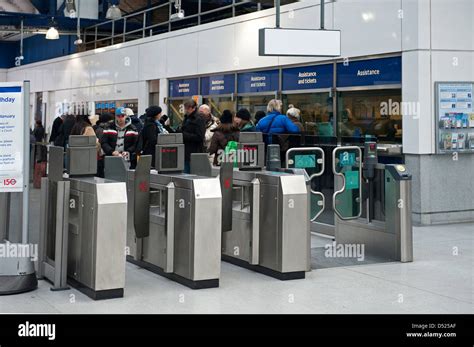 Rail Ticket Barriers Hi Res Stock Photography And Images Alamy