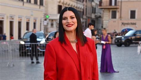 Laura Pausini Si Rifiuta Di Cantare Bella Ciao Non Canto Canzoni
