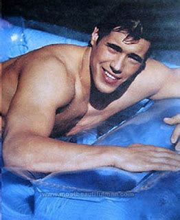 Victorsportcelebs Brady Quinn American Football Player For Notre Dame
