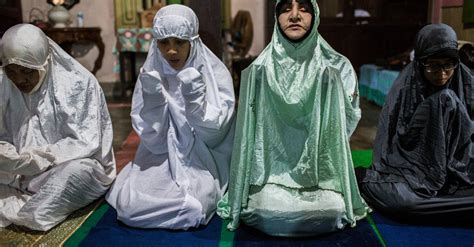 Transgender Muslims Find A Home For Prayer In Indonesia The New York