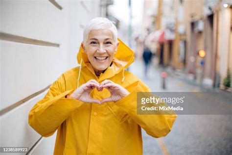 Mature Women Spreading Photos And Premium High Res Pictures Getty Images