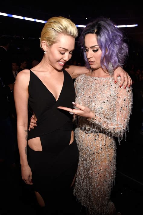 Ego Toma Lá Dá Cá Katy Perry Leva Apalpada De Miley Cyrus E