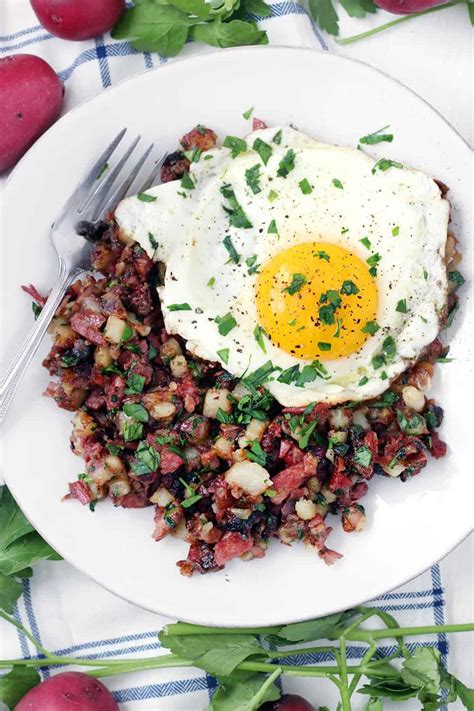 Stir in the onion, bell pepper and potatoes and cook, undisturbed, until brown and crisp on the bottom, about 6 minutes. One-Pot Corned Beef Hash (made with raw potatoes) - Bowl ...