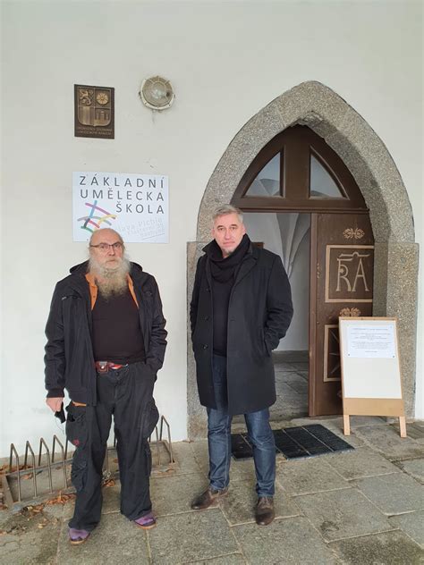 Výchova, cvičenie a hry s deťmi. Základní umělecké školy v Jihočeském kraji získají dva ...