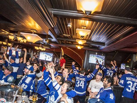 The Best Sports Bars In Toronto For The Playoffs Foodism To