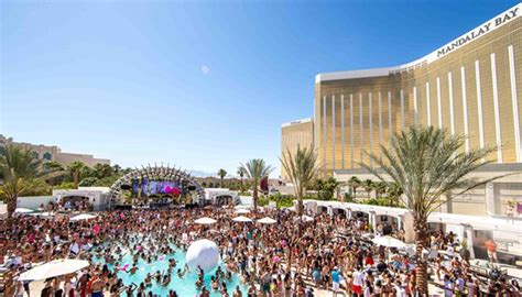 Pool Party Tours Sin City Club Crawl Party Bus Tours Vip Club Acces