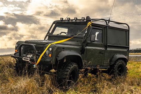 Land Rover Defender Off Road Experience Everyman Motor Racing