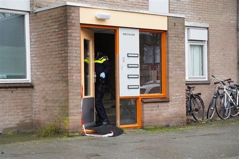 Er is een ambulance naar de locatie gestuurd. Overval op maisonnette woning Zevenkampse Ring Rotterdam ...
