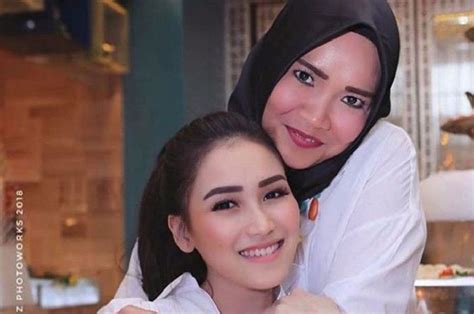 Putri Kesayangannya Kerap Banjir Nyinyiran Netizen Ibunda Ayu Ting