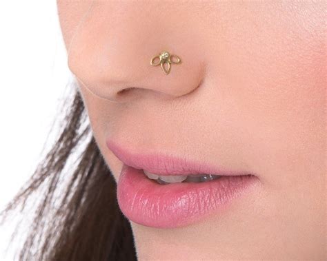 Flower Nose Stud W Tiny Diamond Inlay Gold Flower Stud