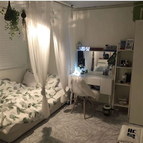 For more information, please contact email protected ready to apply? 셀프인테리어 on Instagram: "집순이로 만들어버리는 공간,,💛 조명, 고양이.. 퇴근.. 유발자 ...