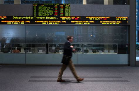 Tsx:hot.un climbs on breaking news: The close: TSX finishes narrowly higher ahead of long ...
