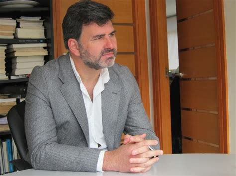 El eurodiputado socialista nicolás gonzález reclama un marco europeo para luchar contra el cáncer. O socialista Nicolás González quere darlle voz aos ...