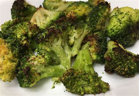 Ingredients for roasted frozen broccoli. Roasted Frozen Broccoli Florets, Crispy Oven Roasted ...