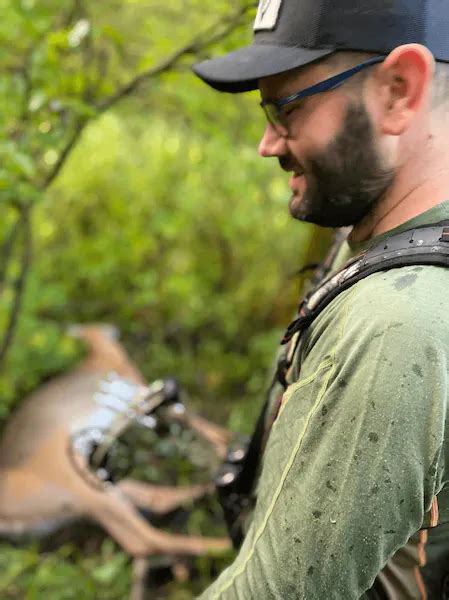 The Pros And Cons Of Early Season Whitetail Bowhunting Gowild Deer
