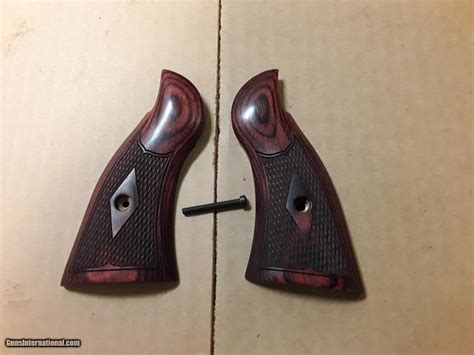 Altamont Smith Wesson K FRAME Square Butt Grips With Screww