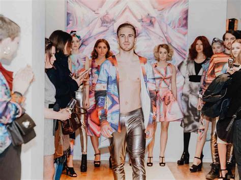 Fashion Show Art Meets Fashion Meets Art Fakultät Creative Business