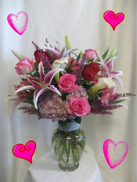 Valentine's day, also called saint valentine's day or the feast of saint valentine, is celebrated annually on february 14. Valentine's Day Floral Delivery - Tips for Men - Enchanted ...