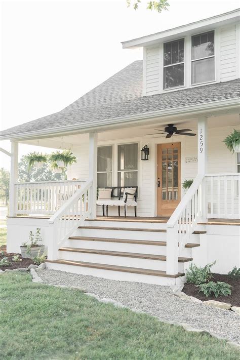 Gorgeous 120 Beautiful Farmhouse Front Porch Decorating Ideas
