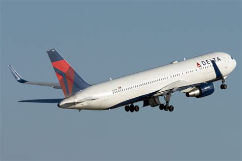 The Fleet Types To Watch Delta Air Lines Boeing 717s And 767s
