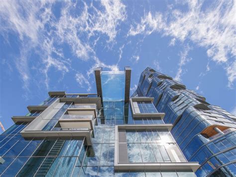 Honolulus First Saltwater Glass Bottom Pool Hangs 75 Feet Above Ward