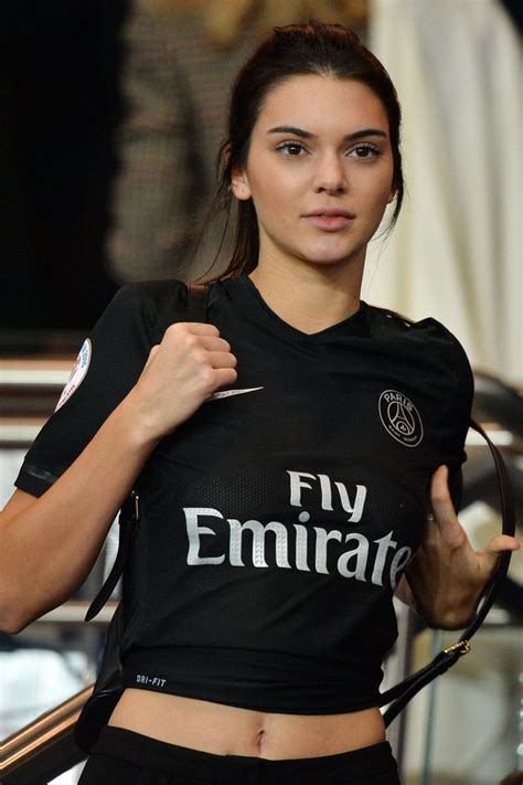 Kendall Psg Kendall Jenner Soccer Outfit Kendall Jenner Style