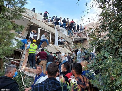 Moment Building Collapses In Turkey After 7 0 Magnitude Earthquake Daily Mail Online