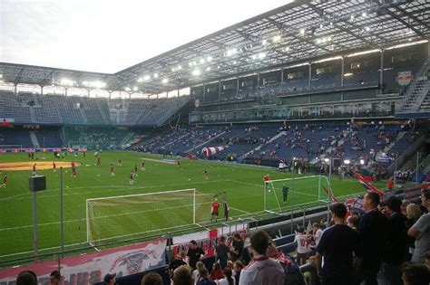 FC Red Bull Salzburg - Verein, Stadion und Fans ...