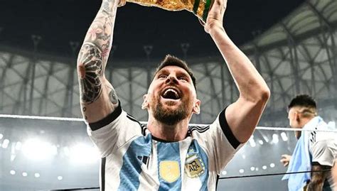 Lionel Messi qué récord busca batir co FOTO levantando título de