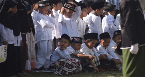Penggunaan metode pengajaran yang tepat dan sesuai dengan karakter anak akan dapat memfasilitasi perkembangan berbagai potensi dan kemampuan anak secara optimal. Meriah, Upacara HSN 2017 Yayasan Al-Madina diikuti Siswa ...
