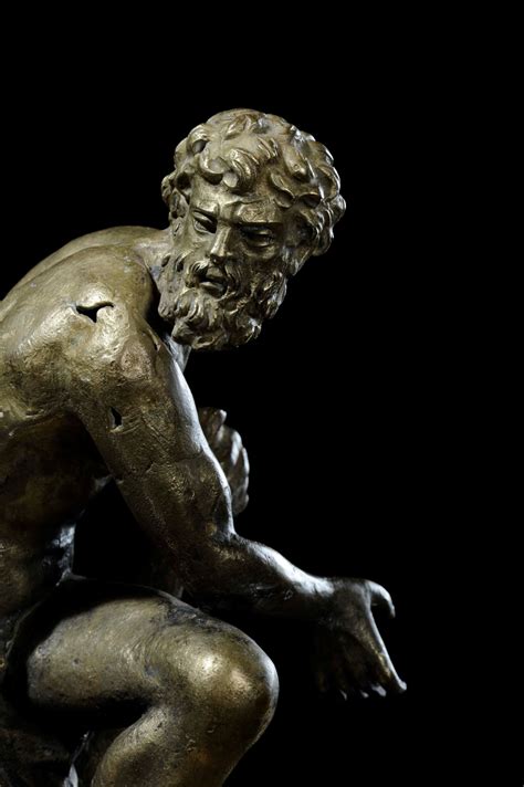 Scultura in bronzo fuso e cesellato raffigurante Ercole seduto, Maestro ...