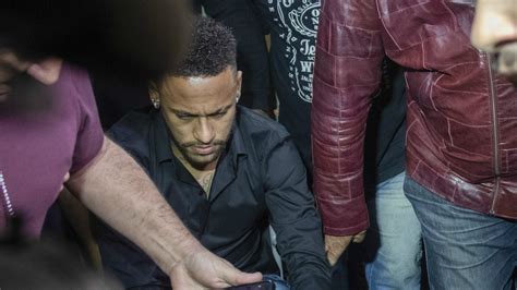 Record Comete Gafe E Exibe Celular De Neymar Ao Vivo Isto Independente