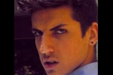 Ünlü sanatçının avukatı şule taşkan, mahkemeye sunduğu dilekçede şu ifadelere yer verdi: Kerimcan Durmaz'ın Estetiksiz Hali Şaşırtıyor