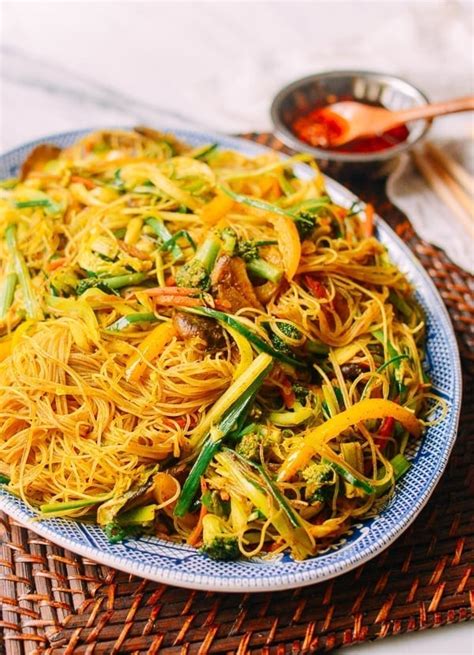 Vegetarian Singapore Noodles The Woks Of Life