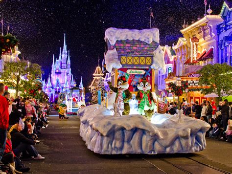 Mickey S Once Upon A Christmastime Parade Photos Disney Tourist Blog