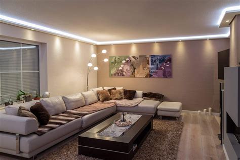 Diese deckenleuchte bietet warmweißes licht, die in der farbe schwarz ist perfekt ideal für den modernen raum wohzimmer, schlafzimmer, esszimmer, küchen, büro. BENDU - Moderne LED Stuckleisten bzw. Lichtvoutenprofile ...