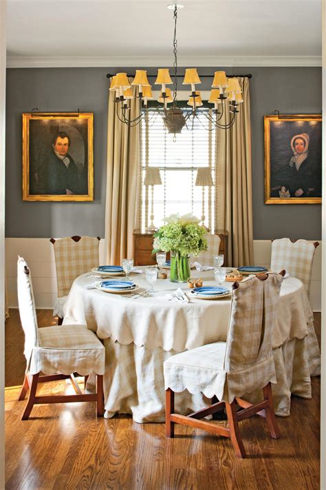 Colonial dining table oval top with double extensions made of. Stylish Dining Room Decorating Ideas - Southern Living