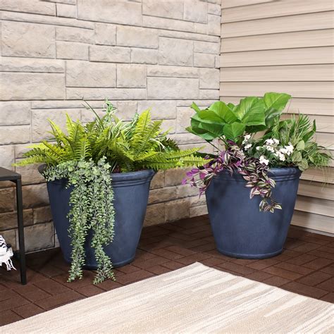 25 Ide Terbaru Flower Pot Planters