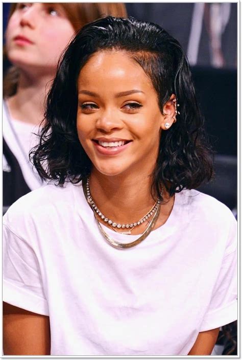 Pin By Deja On Beauty Rihanna Hairstyles Hairstyle Dark Hair