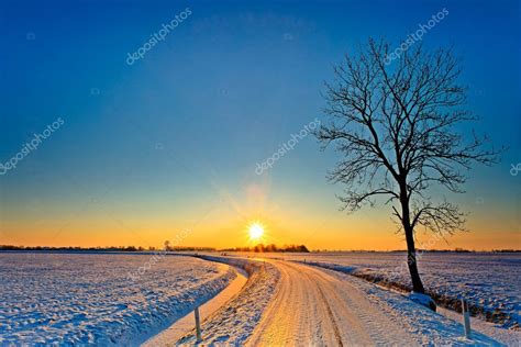 Sunset In A White Winter Landscape — Stock Photo