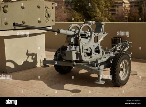 40mm Bofors Anti Aircraft Gun Rapid Fire Stock Photo Alamy