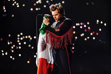 Our Favorite Harry Styles Outfits From Live On Tour Fuzzable