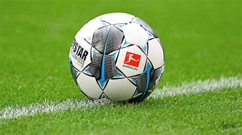 Here you'll find goal scorers, yellow/red cards, lineups and substitutions in match details. Fußball: Alle 18 Bundesliga-Klubs im Corona-Check ...