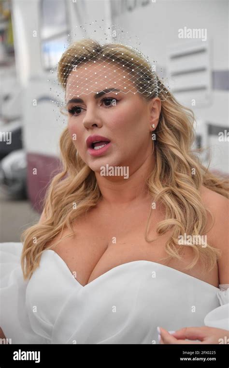 Moscow Singer Anna Semenovich During The Filming Of The Video I Want In The Izmailovsky