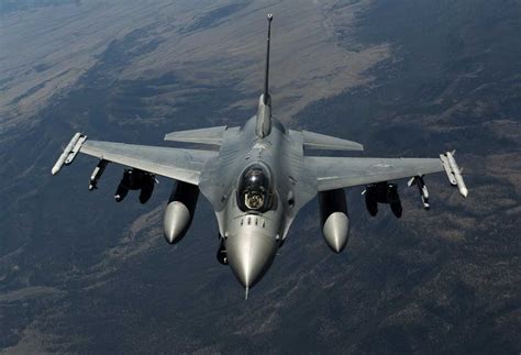 F 16 Fighting Falcon El Caza Polivalente Que Resiste Al Retiro