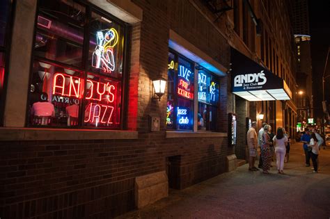 The Best Jazz Clubs In Chicago For A Swinging Night Out