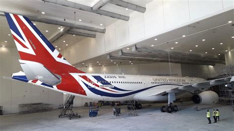 The Controversial Paint Job On Britains Air Force One Live And Let