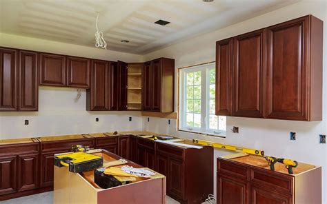 Relooker une cuisine rustique : 10 astuces pour la moderniser