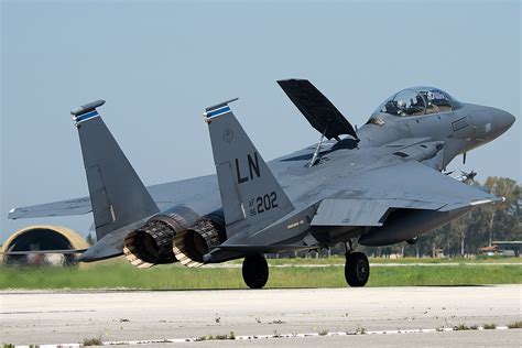 F 15 Strike Eagle The Mcdonnell Douglas Jet Fighter Aircraft