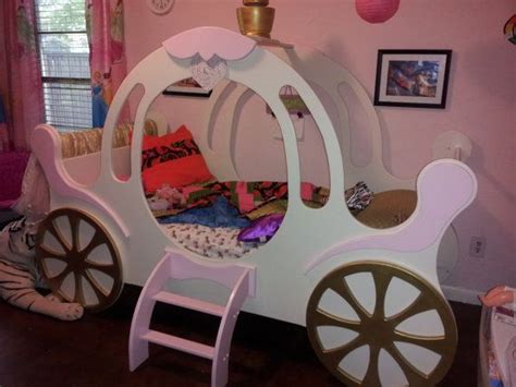 Das prinzessin bett kutsche lässt träume wahrheit werden. Kinderbett Prinzessin Kutsche von StollFurnitureDesign auf ...